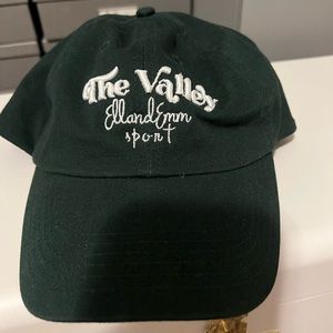 Ellandemm hat new without tags